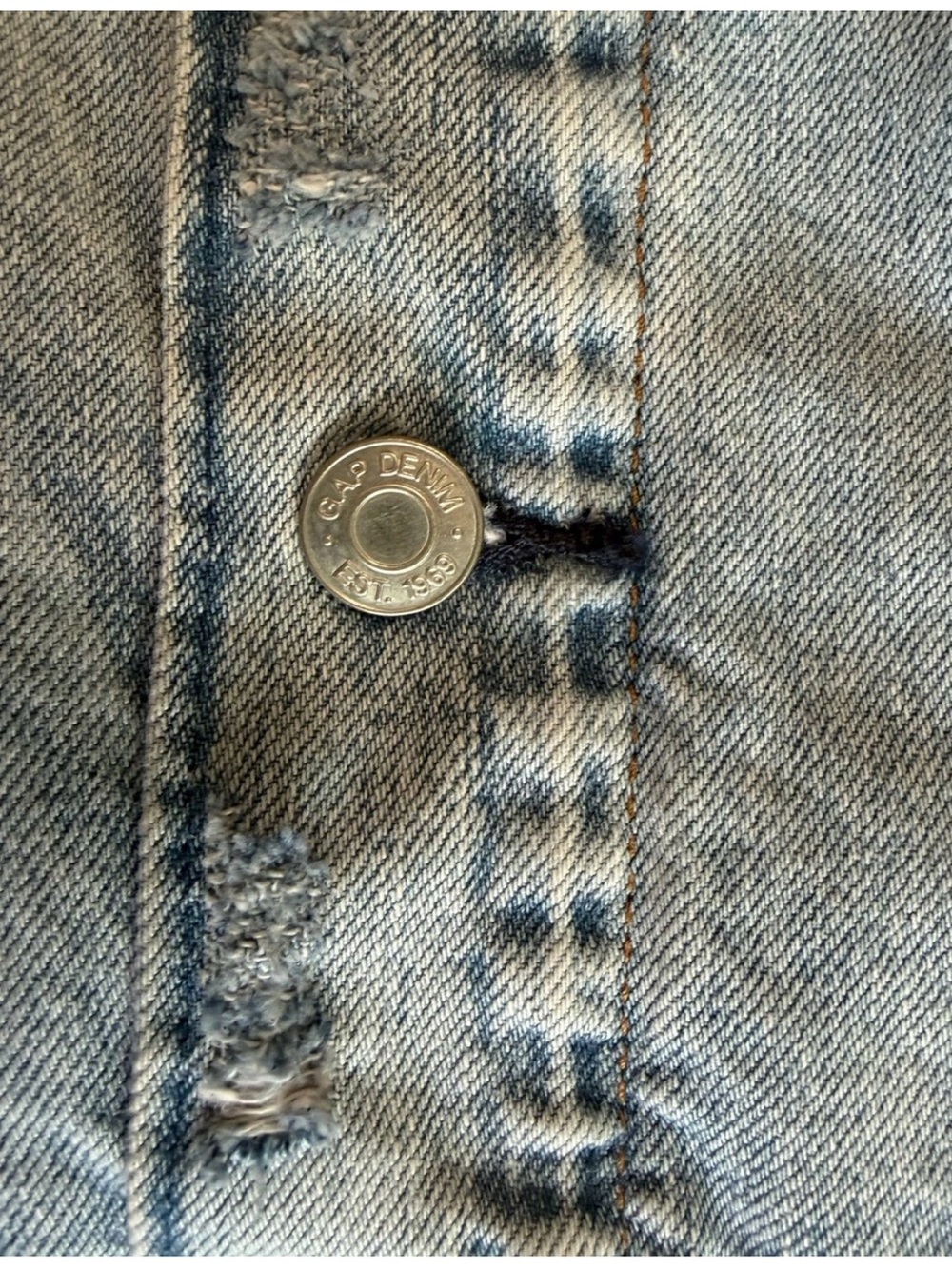GAP Men's Light Wash “Destructed” (Distressed) Denim Jacket - Size XL - Picture 9 of 10